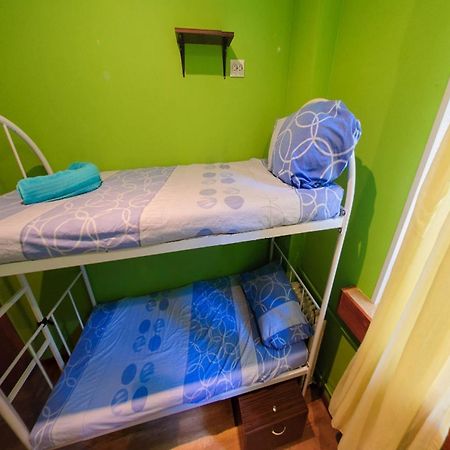 Yourhostel Svyatoshino Kiev Esterno foto