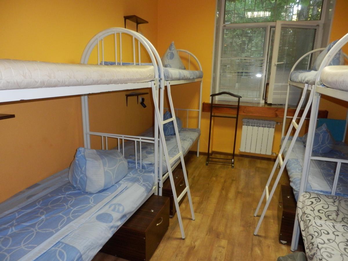 Yourhostel Svyatoshino Kiev Esterno foto