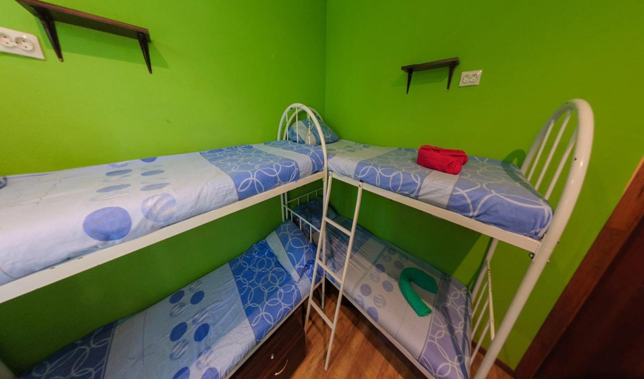 Yourhostel Svyatoshino Kiev Esterno foto