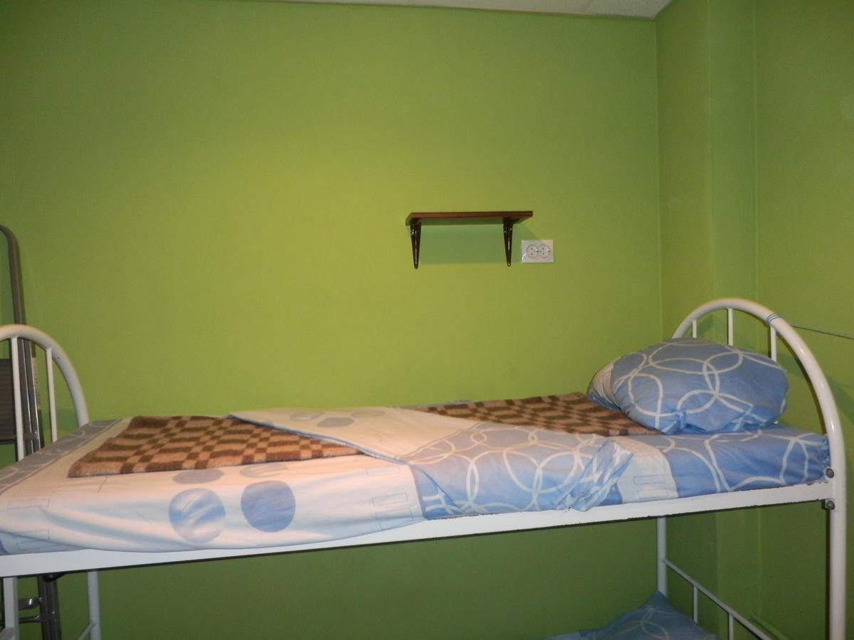 Yourhostel Svyatoshino Kiev Esterno foto