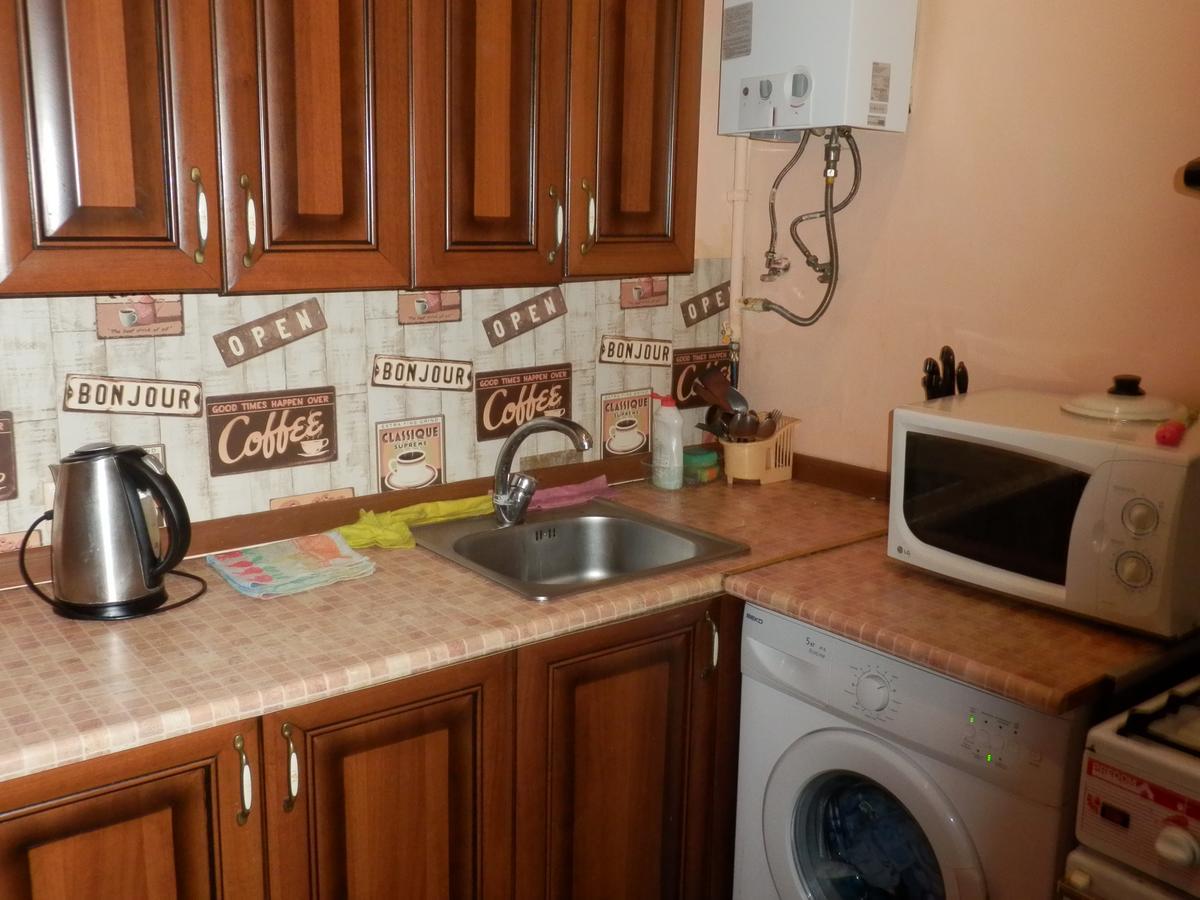 Yourhostel Svyatoshino Kiev Esterno foto