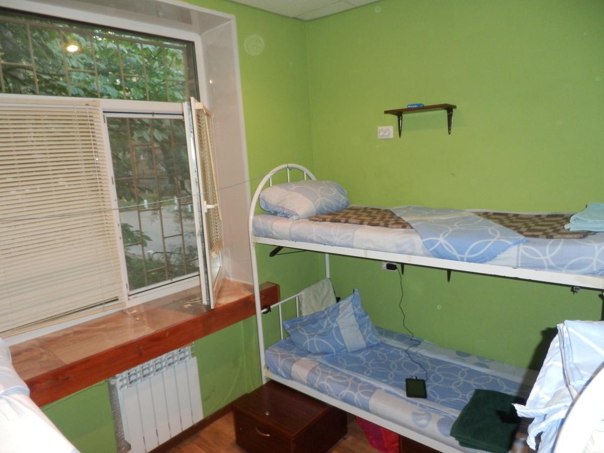 Yourhostel Svyatoshino Kiev Esterno foto