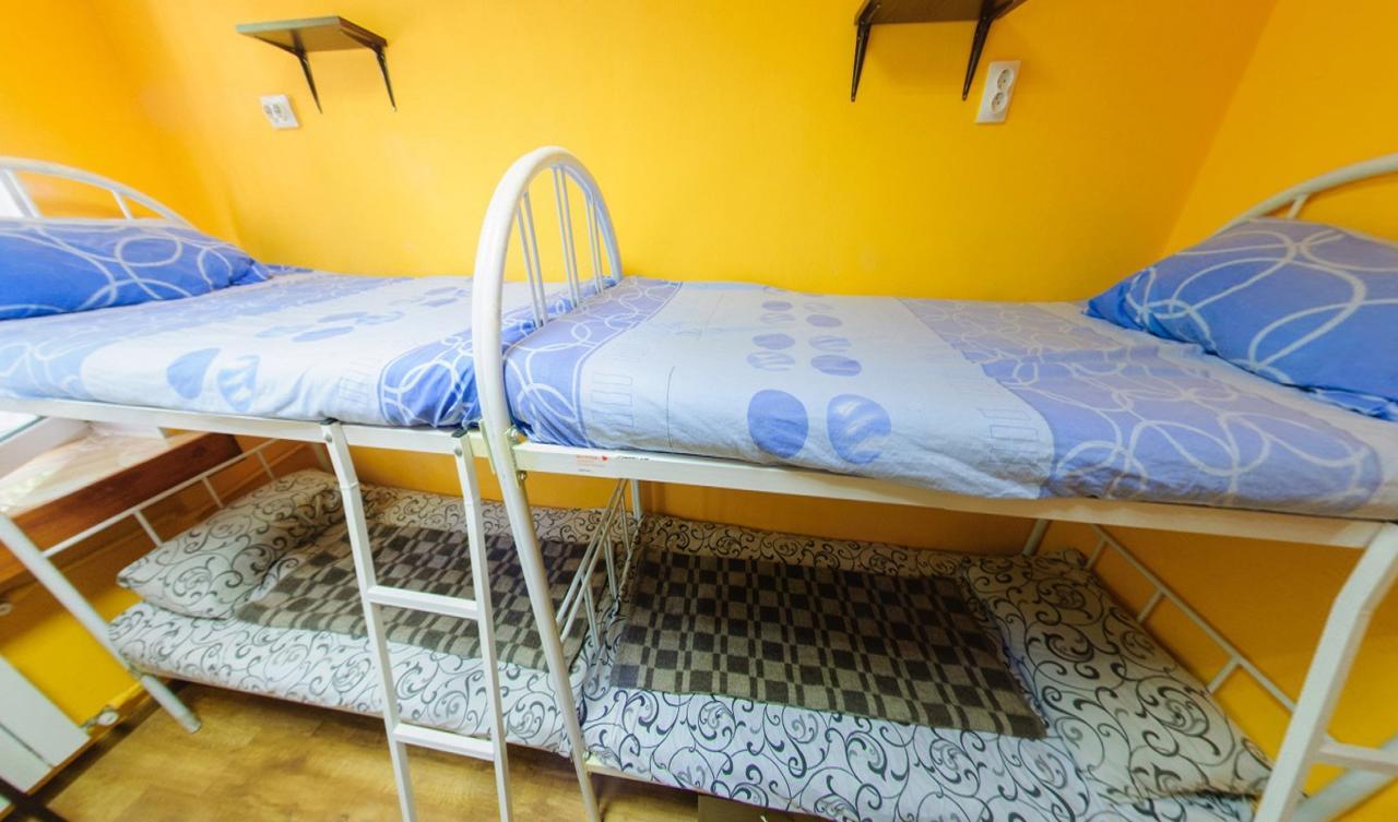 Yourhostel Svyatoshino Kiev Esterno foto
