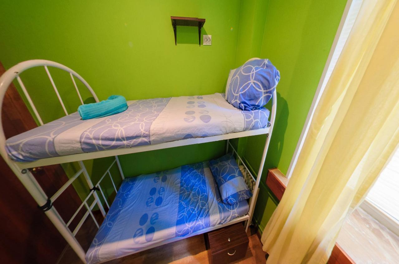 Yourhostel Svyatoshino Kiev Esterno foto