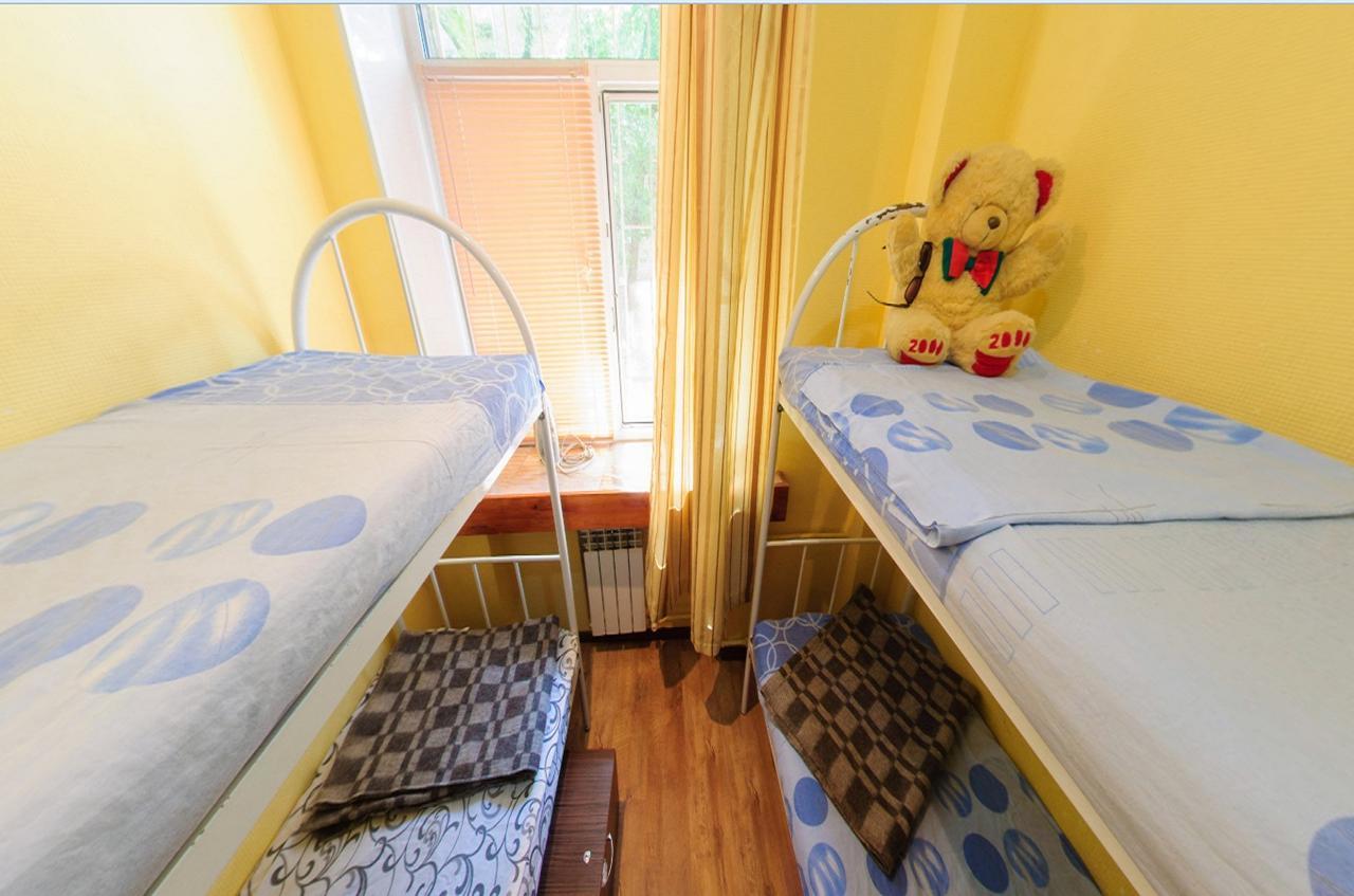 Yourhostel Svyatoshino Kiev Esterno foto