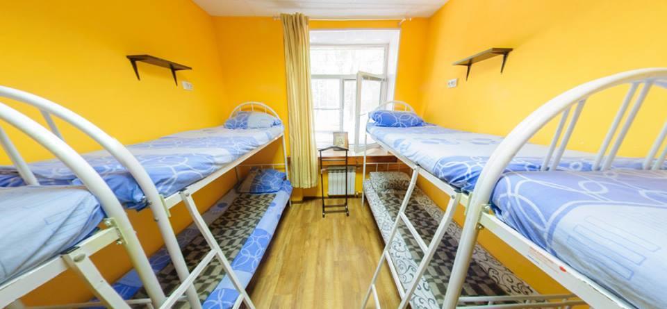 Yourhostel Svyatoshino Kiev Esterno foto